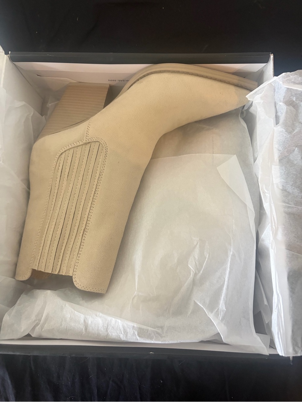 Nine West Glena2 Ivory Suede Booties Sz 10
